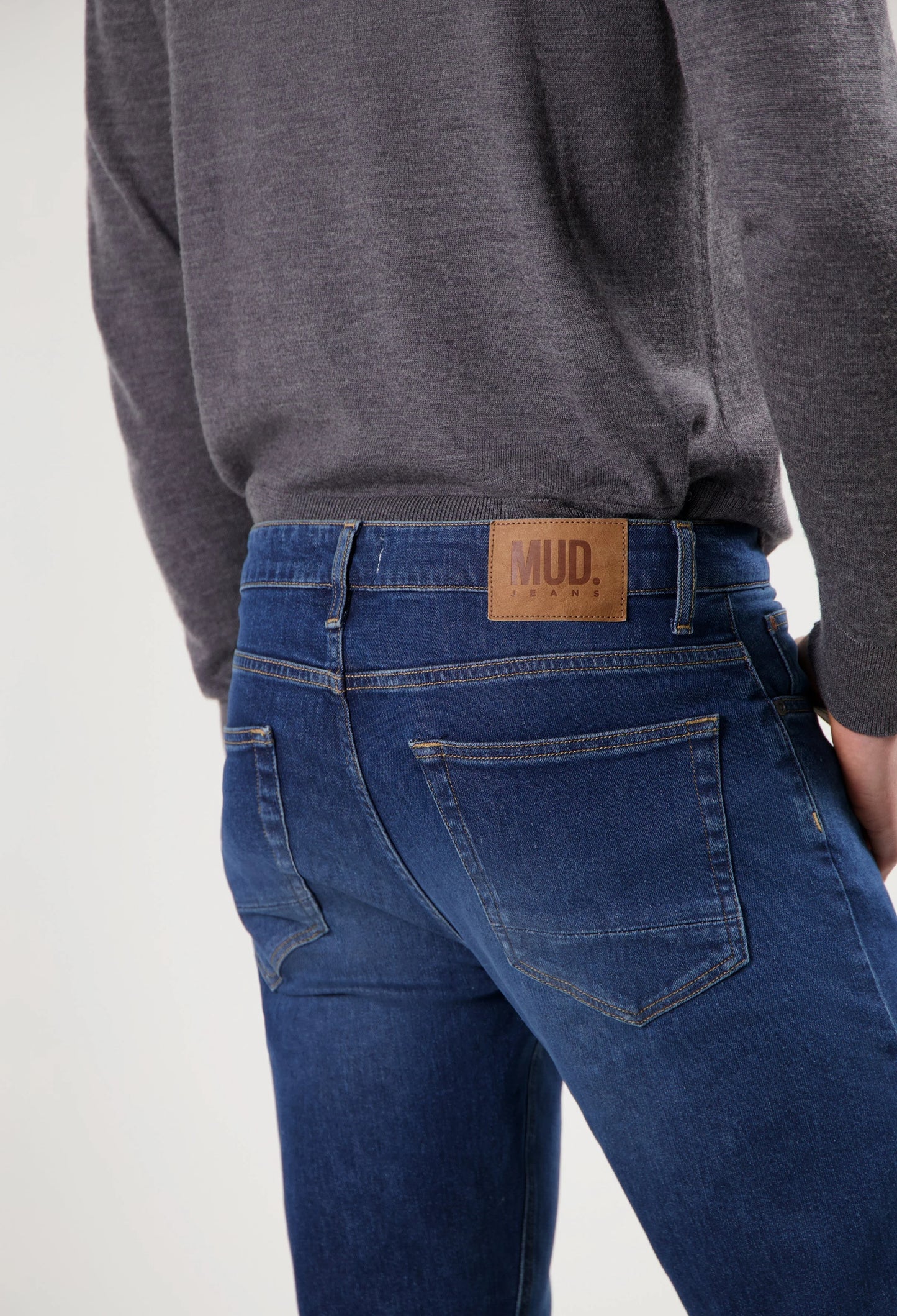 Jean Bryce Mid Straight Rustic Blue - MUD Jeans