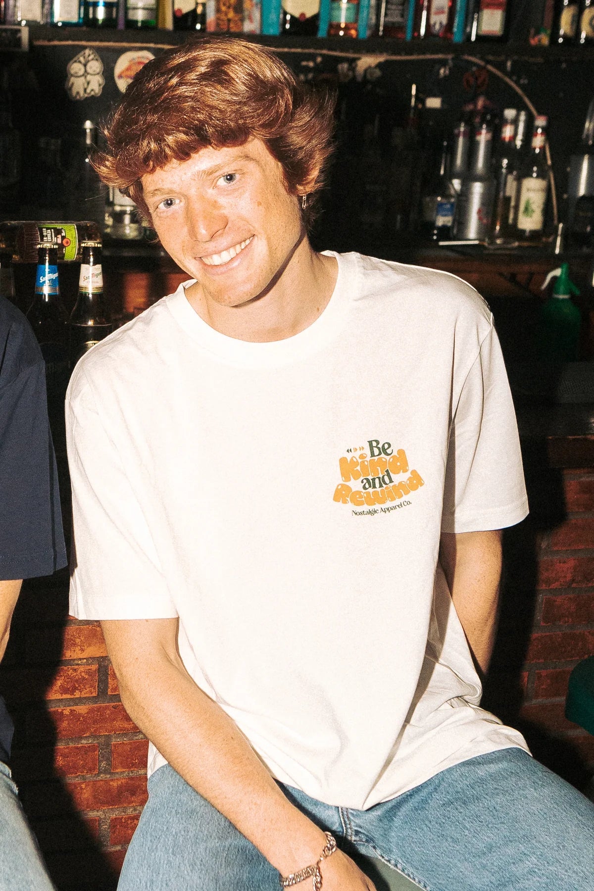 T-shirt Be Kind and Rewind - Nostalgic Apparel