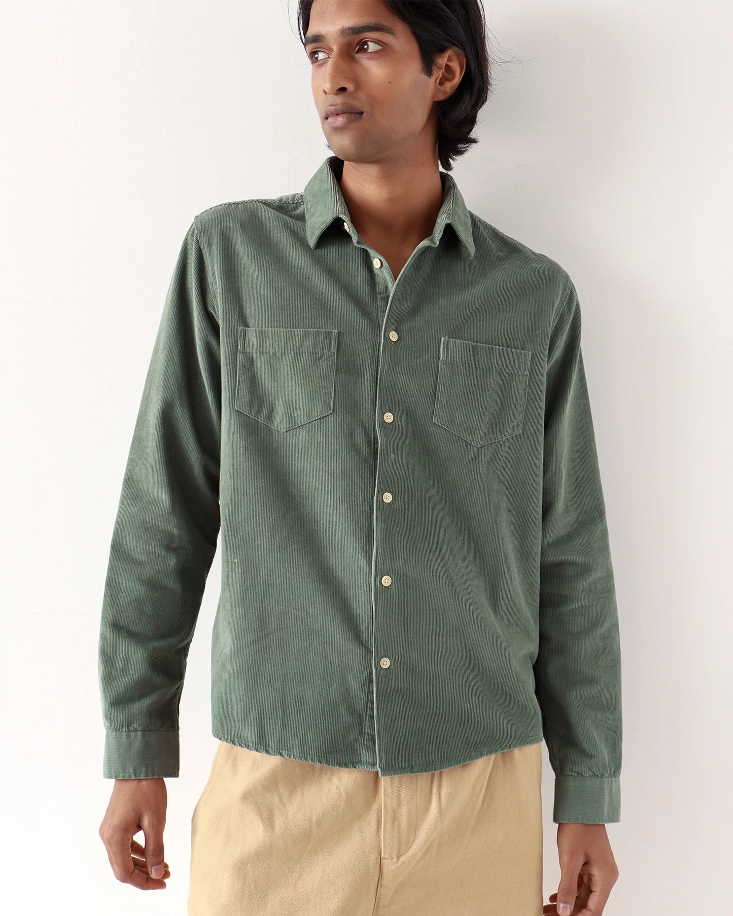 Chemise en velours vert Two Pocket Corduroy FAR AFIELD