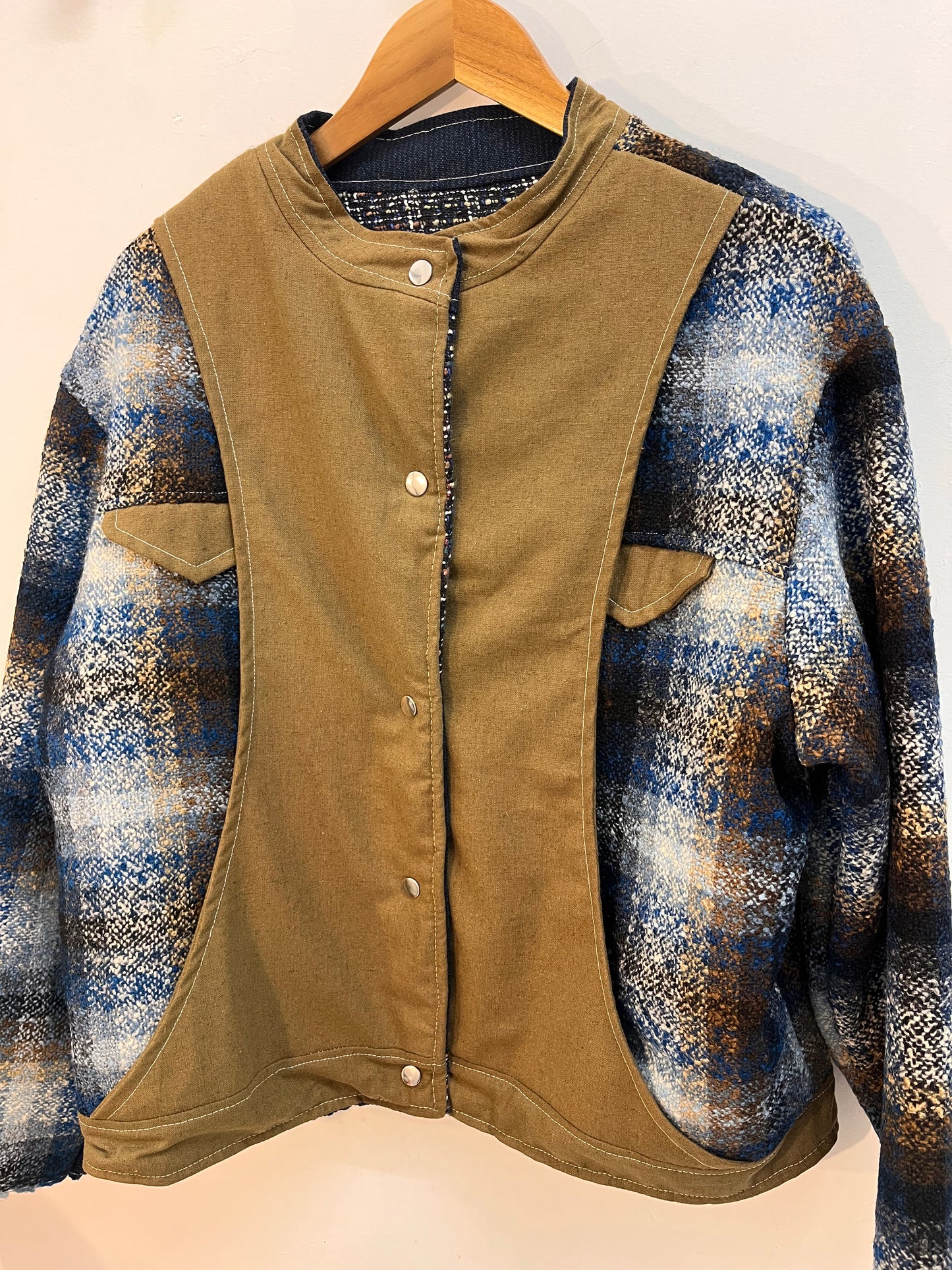 Veste upcyclée réversible en tweed bleu/lainage à carreaux- FromStuff