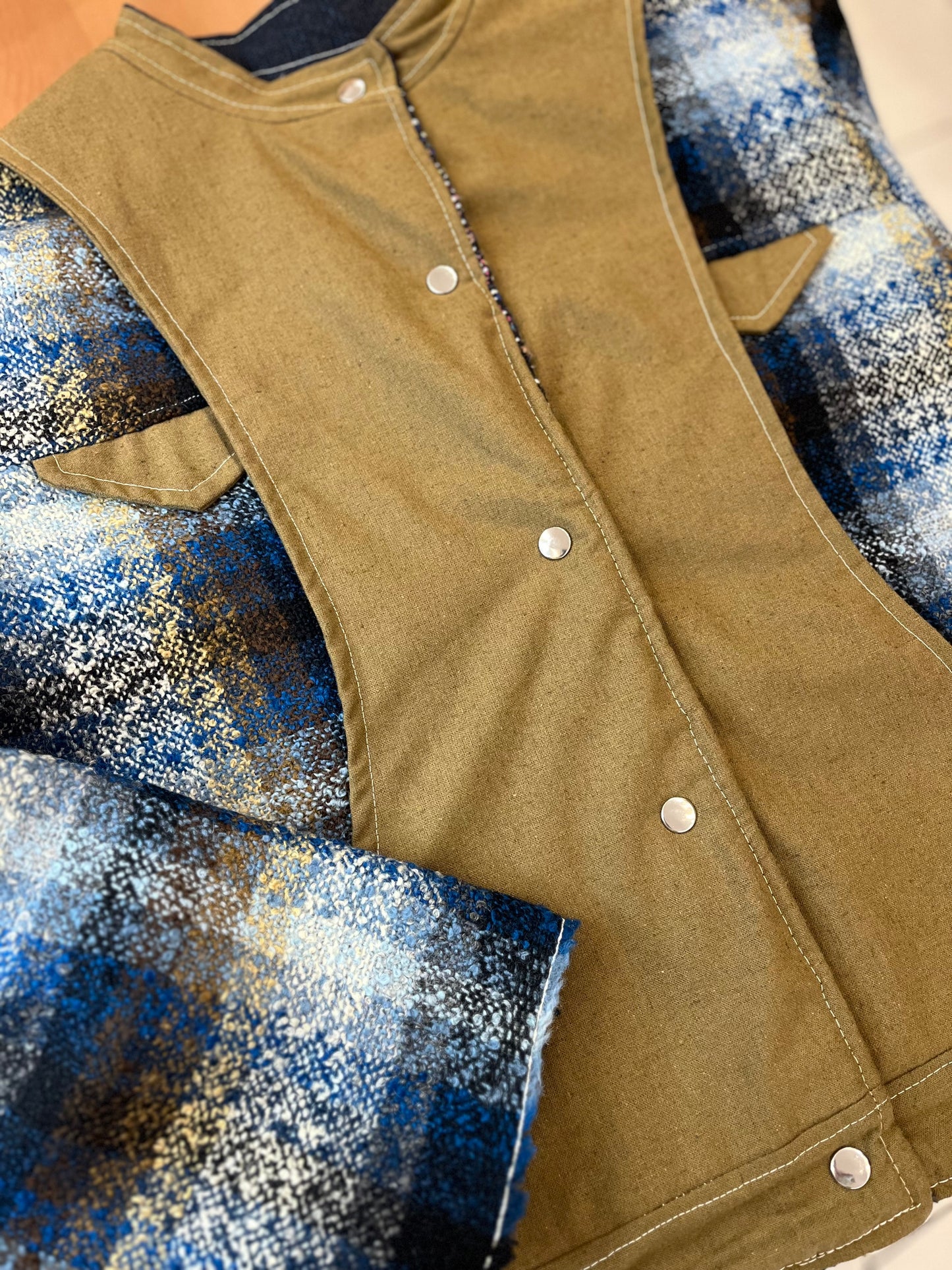 Veste upcyclée réversible en tweed bleu/lainage à carreaux- FromStuff