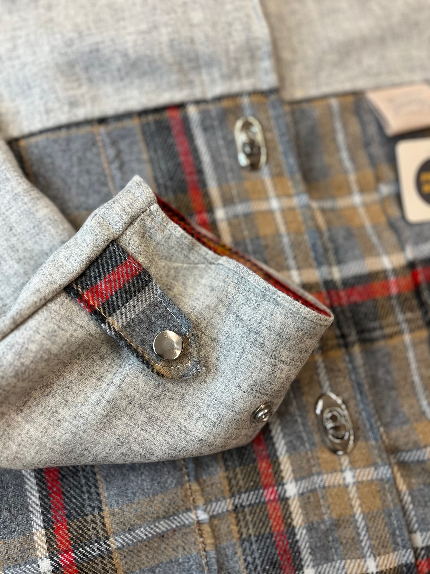 Veste upcyclée en laine Gris/Rouge - FromStuff