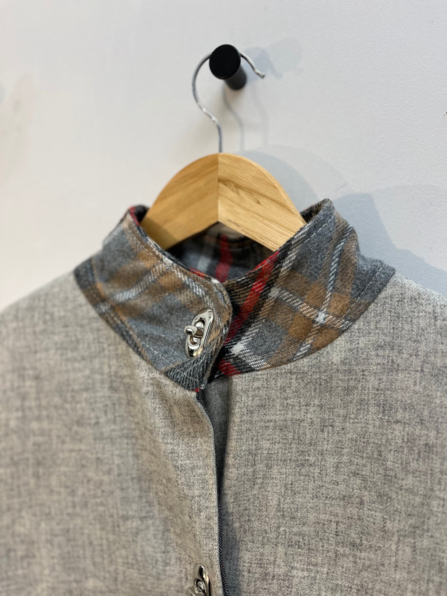 Veste upcyclée en laine Gris/Rouge - FromStuff